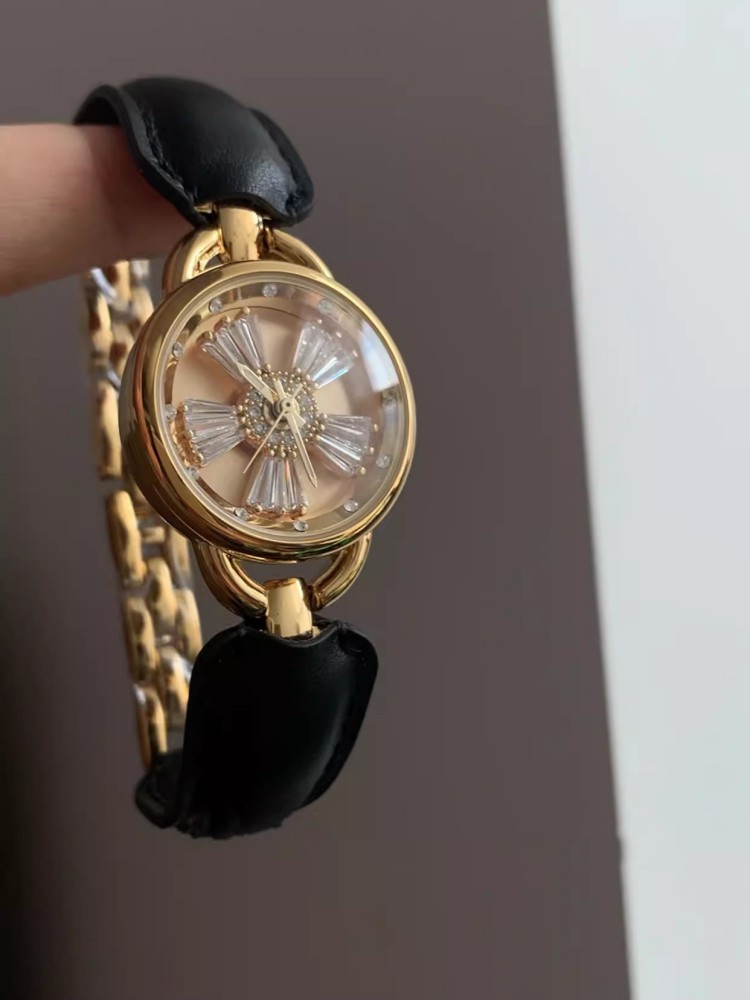 高級デザイナーレディースクォーツ腕時計 ダイヤモンドレザーチ - Luxury Watch House のレビューと価格