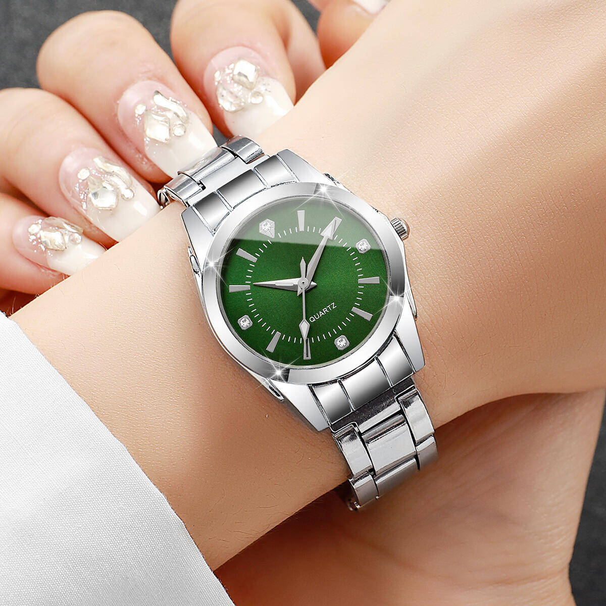 高級ラインストーンの女性の腕時計カジュアルクォーツ腕時計レデ - Luxury Watch Storage のレビューと価格